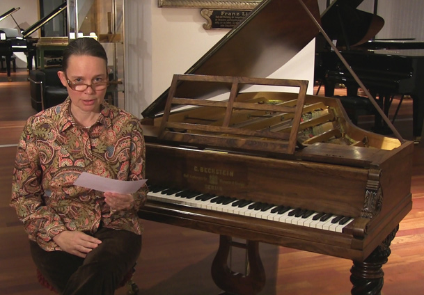 Ute Neumerkel am Liszt-Bechstein